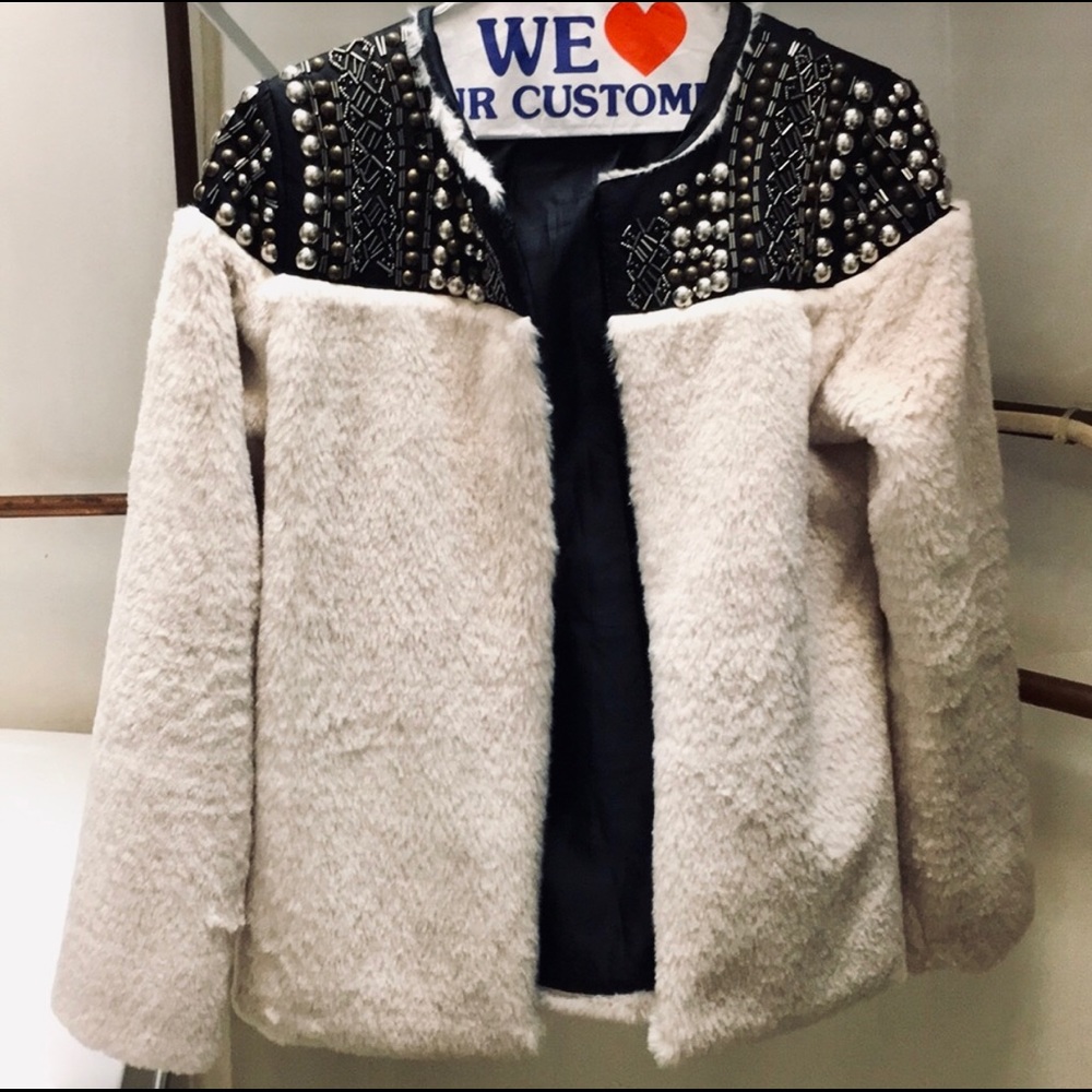 BEAUTIFUL EMBELLISHED FUR COAT - size Small